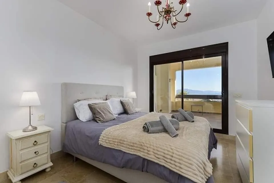 2 Bedroom Sea View Apartment Duquesa Village Manilva Espagne
