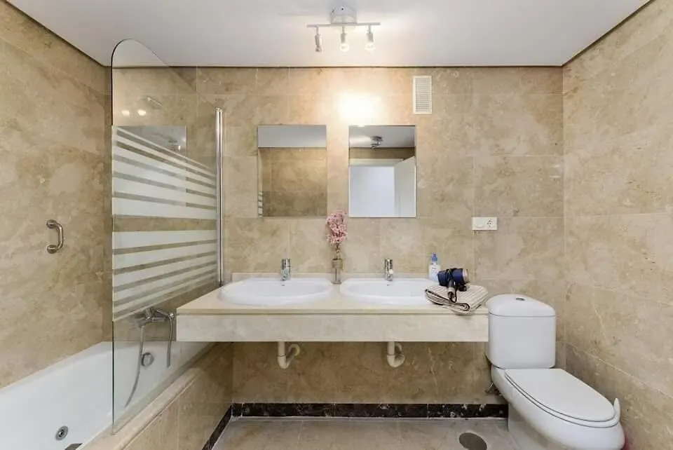 2 Bedroom Sea View Apartment Duquesa Village Manilva Espagne